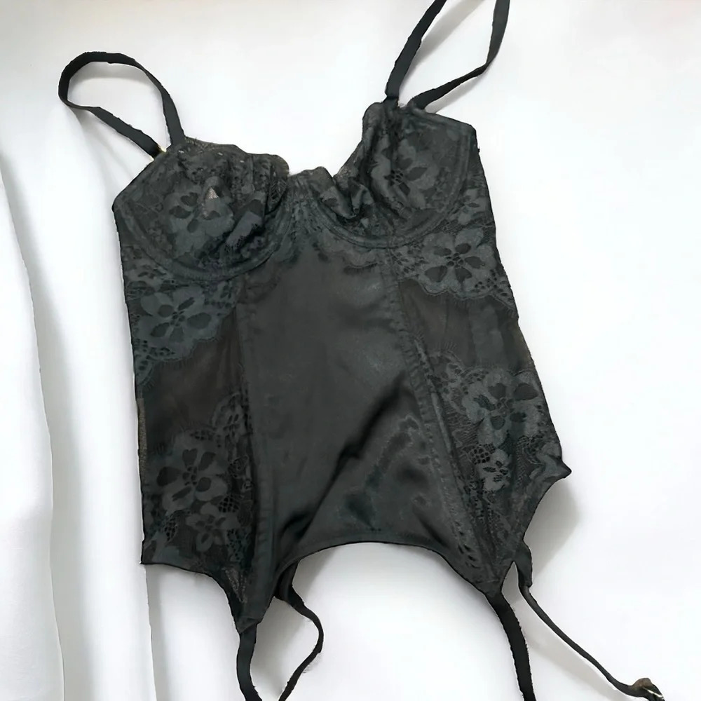 NWT Victoria secret black corset 32B